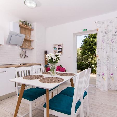Apartman Sun Solin Appartement Buitenkant foto